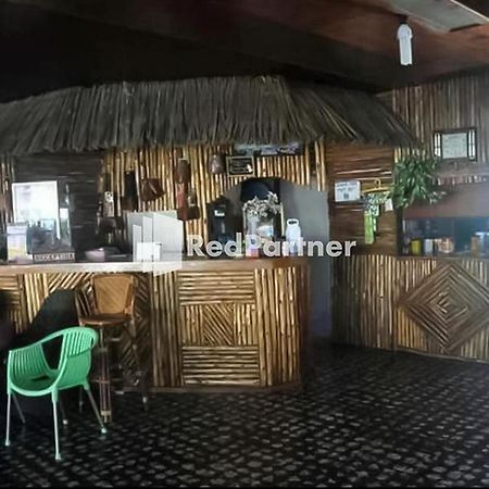 Bernard Guest House & Resto Redpartner Ambarita المظهر الخارجي الصورة