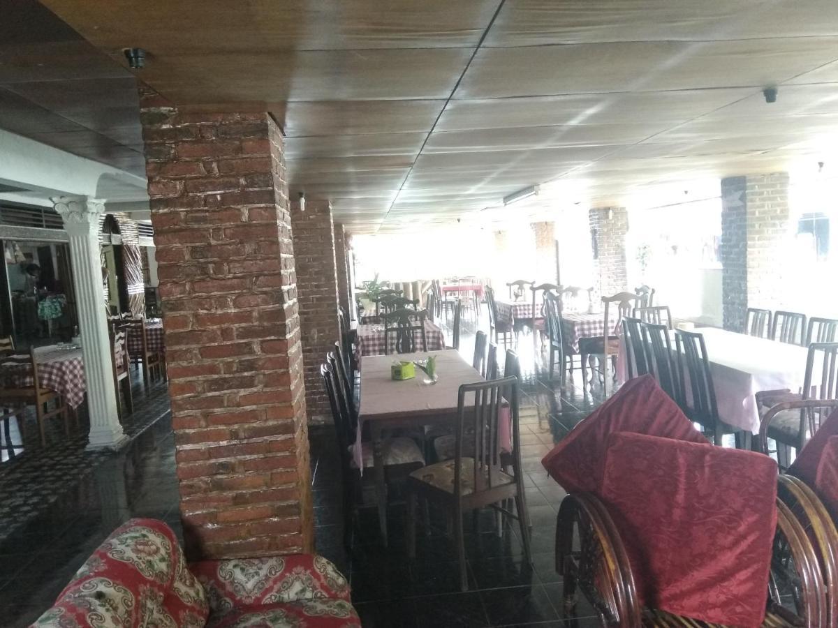Bernard Guest House & Resto Redpartner Ambarita المظهر الخارجي الصورة