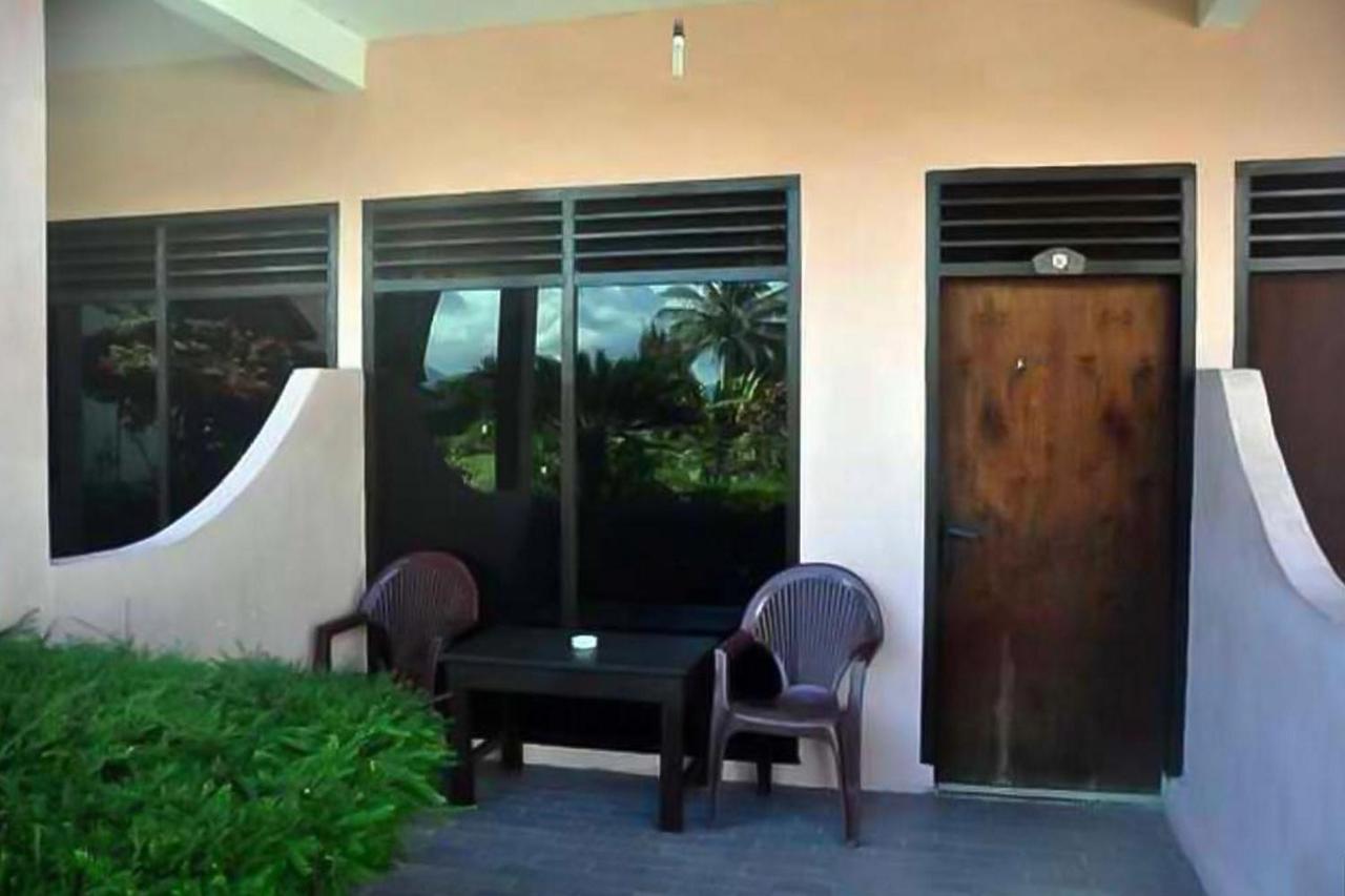 Bernard Guest House & Resto Redpartner Ambarita المظهر الخارجي الصورة