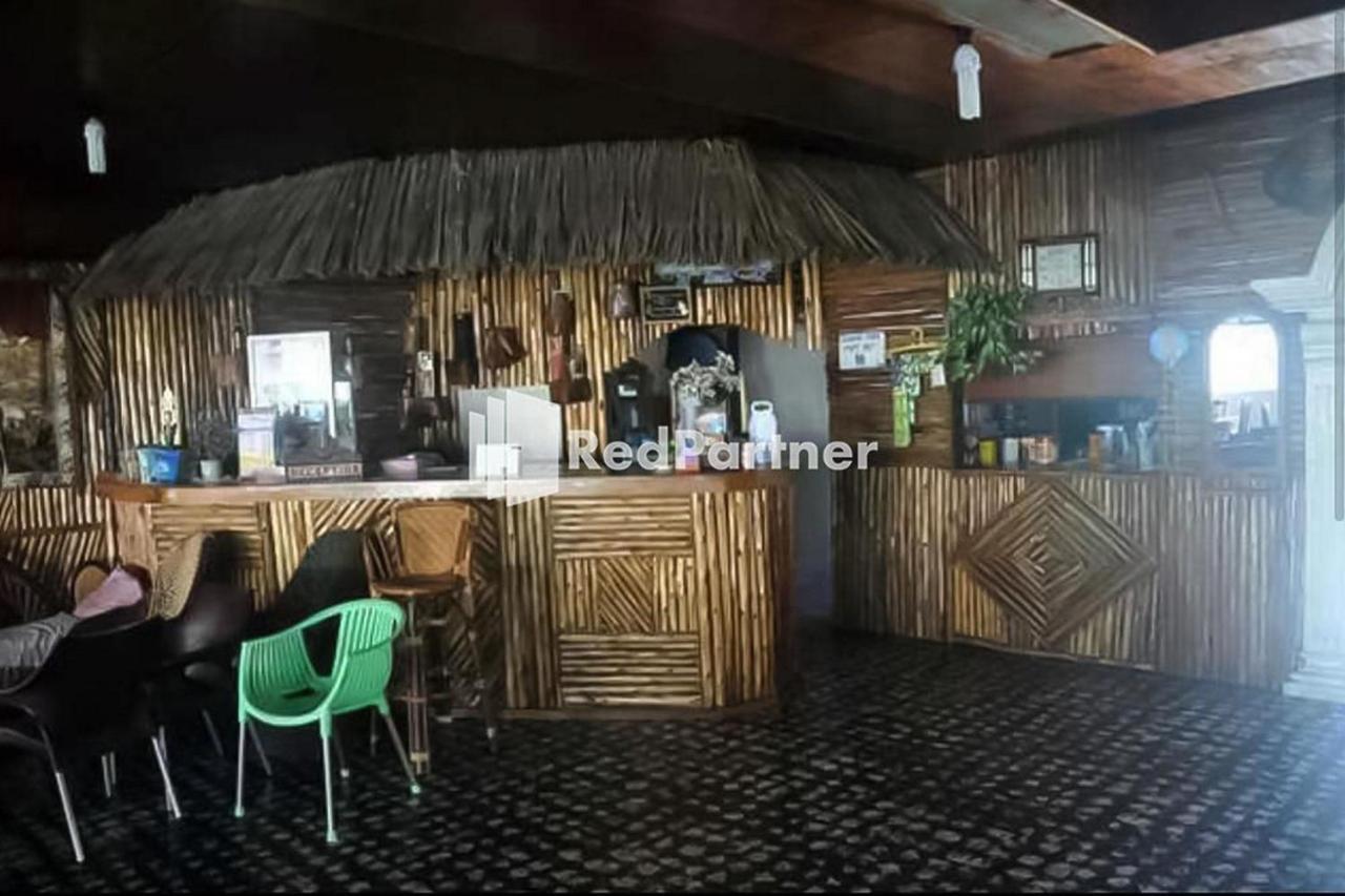 Bernard Guest House & Resto Redpartner Ambarita المظهر الخارجي الصورة
